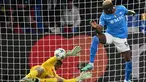 Penyerang Napoli asal Nigeria #09 Victor Osimhen mencetak gol kedua timnya ke gawang Braga pada matchday 6 Grup C Liga Champions 2023/2024 di Stadion Diego Armando Maradona, Rabu (13/12/2023) dini hari WIB. (Alberto PIZZOLI / AFP)