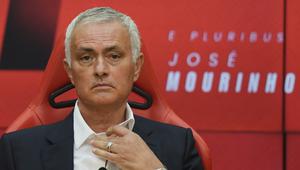Jose Mourinho saat diperkenalkan sebagai pelatih Benfica.&nbsp;(AP Photo/Ana Brigida)