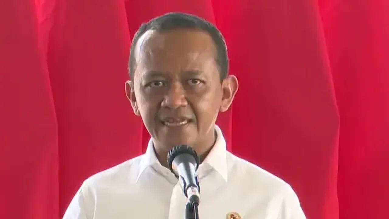 "Tapi saya cuma D3 Pak," kata Ferdian ragu.
