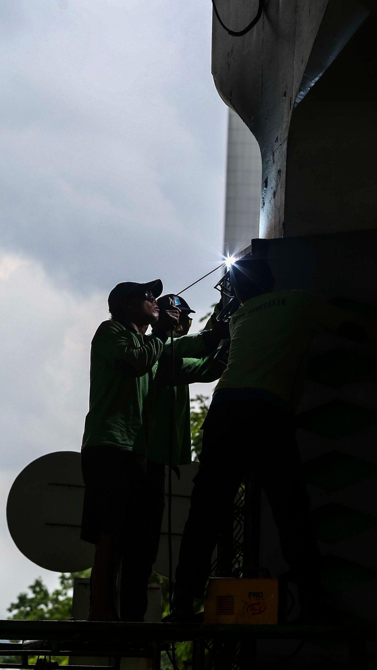 Selain itu, dengan konsep taman vertikal ini juga dapat meningkatkan kualitas lingkungan serta diharapkan  polusi udara dapat berkurang secara drastis. Foto: Liputan6.com / Angga Yuniar