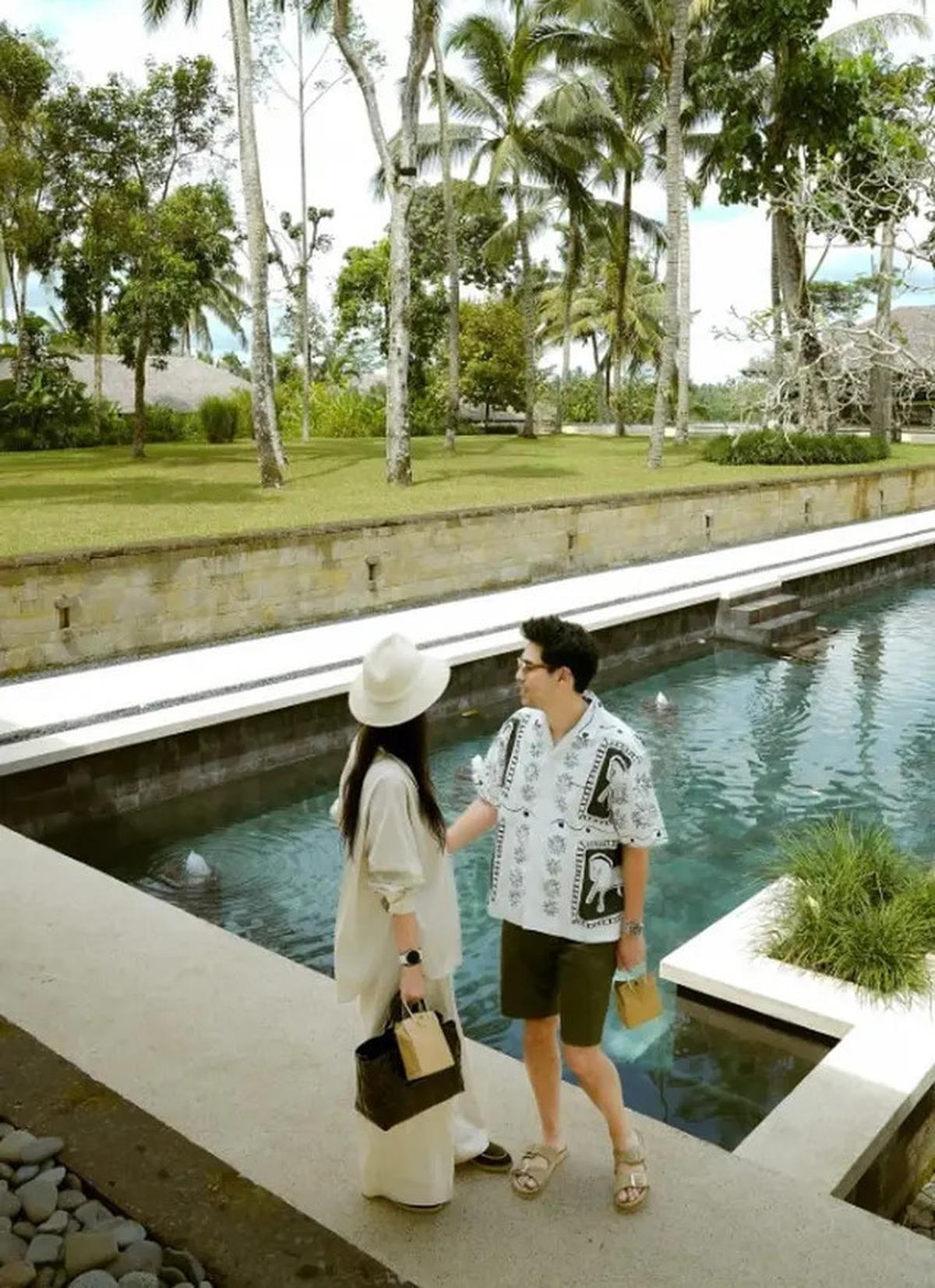 Outfit Luna Maya dengan Nuansa Beige, Simpel dan Chic di Momen Satu Bulan Pernikahannya