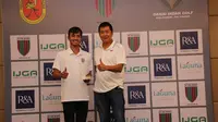 Pegolf Timnas Indonesia, Kevin C Akbar (kiri) bersama Rudy Hartono selaku Chairman Faldo Series Asia Indonesia (istimewa)