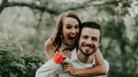 Ilustrasi pasangan love bombing | copyright unsplash.com/Carly Rae Hobbins