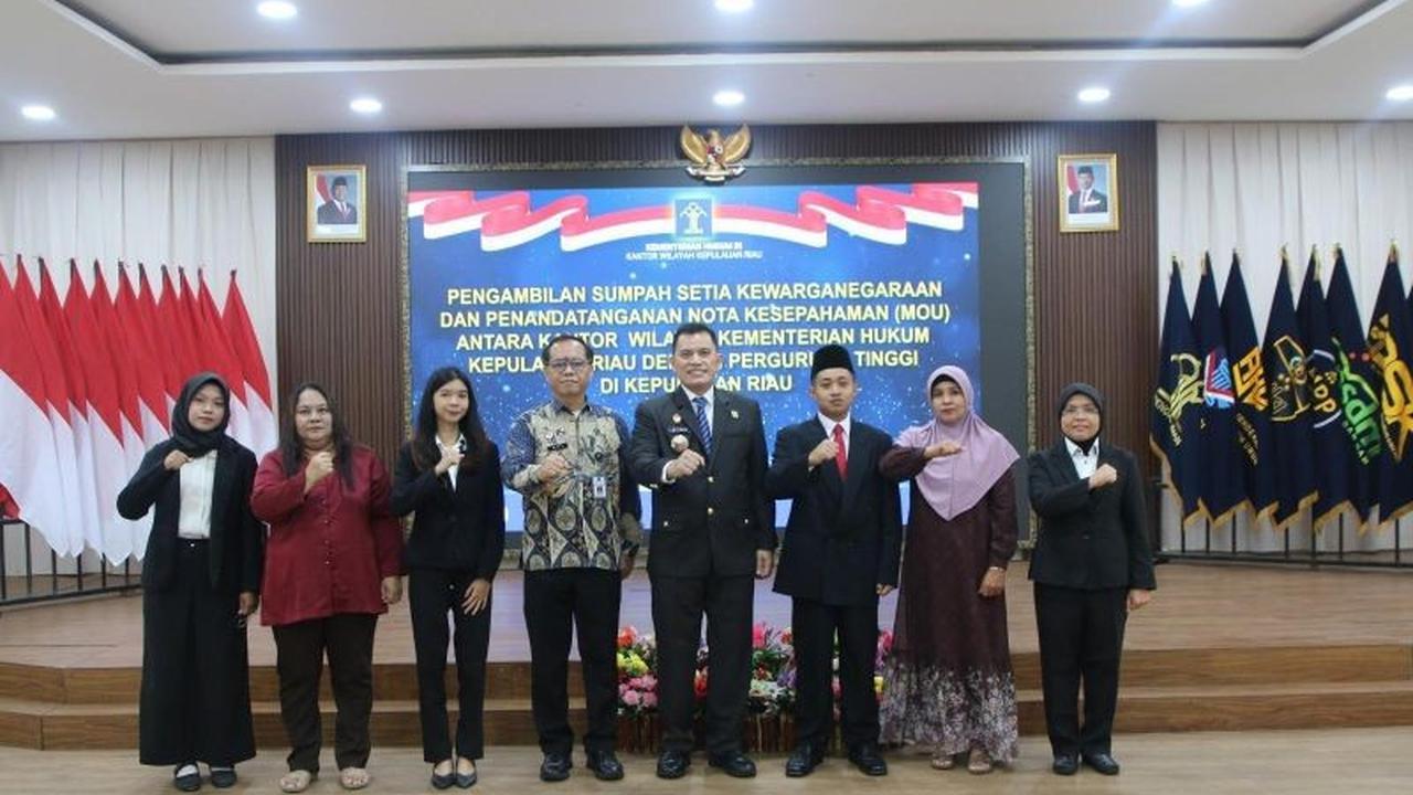 Kanwil Kemenkum Kepri Kukuhkan Tiga Anak Berkewarganegaraan Ganda Jadi WNI