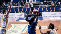 Aksi pemain Satria Muda Reynaldo Garcia Zamora di play-off IBL 2024 melawan Kesatria Bengawan Solo (Dok IBL)