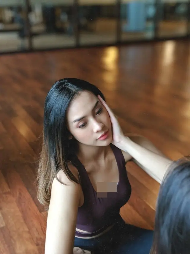 Jaga Postur Tubuh, Ini 7 Gaya Anya Geraldine saat Berolahraga