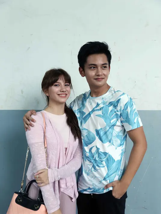 Lomba 17 Agustus-an memang selalu familiar dengan berbagai macam lomba yang seru seperti tarik tambang, balap karung, perang bantal, dan juga panjat pinang. (Nurwahyunan/Bintang.com)