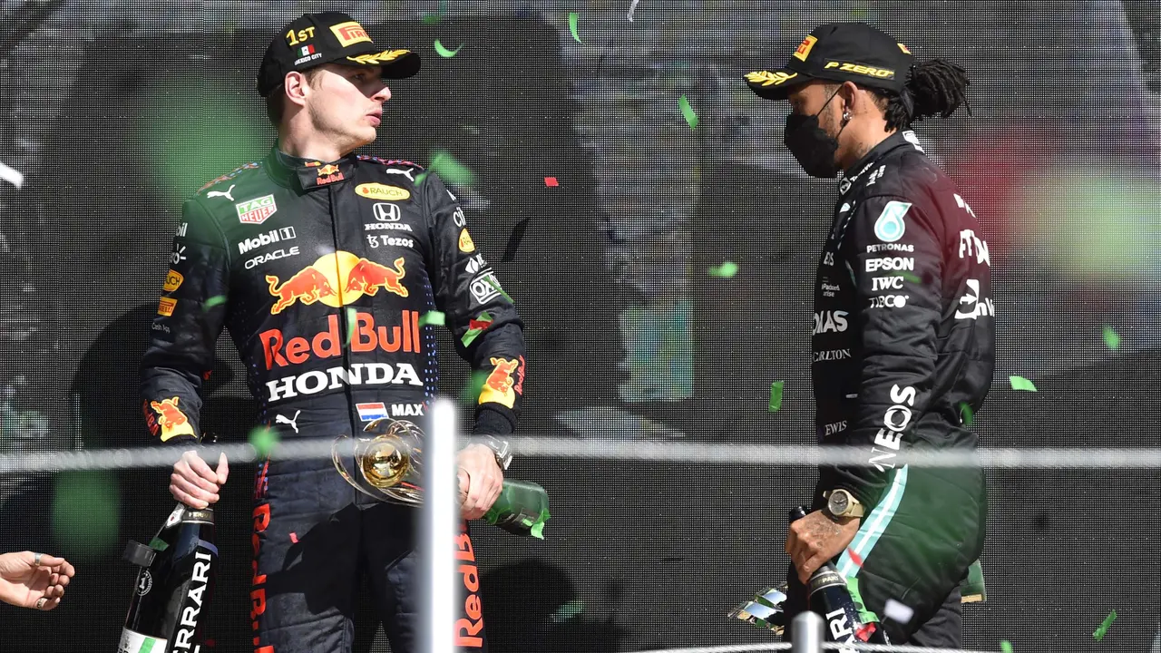Foto: Insiden Kecelakaan Diawal Balapan, Max Verstappen Akhirnya Juara Formula 1 GP Meksiko 2021
