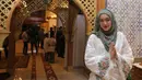 Sejak kelahiran anak ketiganya, Aliyan Akhtar Raja Sulaiman tiga bulan silam, Adelia Wilhemina istri Pasha Ungu memantabkan dirinya untuk terus menutup auratnya, layaknya umat muslimah. (Andy Masela/Bintang.com)