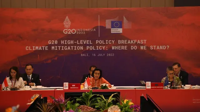 Para menteri keuangan dan gubernur bank sentral negara anggota G20 melangsungkan High Level Breakfast Discussion on Climate Mitigation.