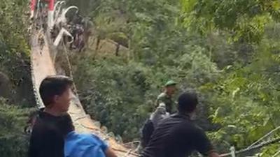 Baru Diresmikan, Jembatan Gantung Pongpet Ambruk Saat Dilewati Bupati Pangandaran