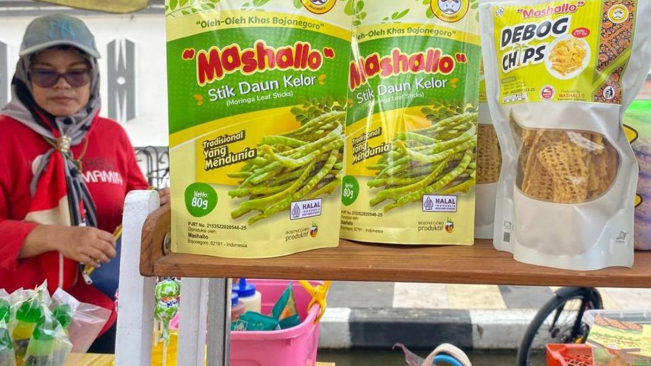 Serunya Berburu Kuliner di Bojonegoro, Beli Stik Daun Kelor hingga Pentol Makin Praktis Pakai QRIS