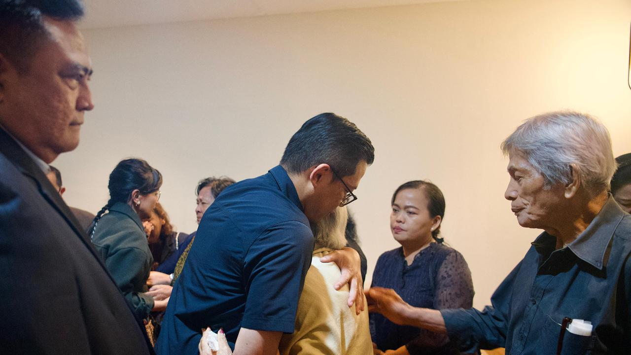 Momen Haru Menlu Sugiono Jemput Jenazah Zetro Leonardo Purba Diplomat Ditembak di Peru: Kami akan Teruskan Perjuanganmu