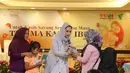 Mona Ratuliu hadir dalam acara Terima Kasih Ibu di Pasific Place, kawasan Sudirman, Jakarta Pusat, Kamis (22/12/2016). (Nurwahyunan/Bintang.com)