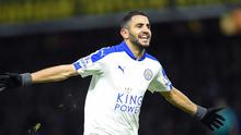 Gelandang Leicester City, Riyad Mahrez, usai mencetak gol ke gawang Watford City, pada pertandingan lanjutan Premier League, di Stadion Vicarage Road, Minggu (6/3/2016) dini hari WIB. (AFP/Olly Greenwood).