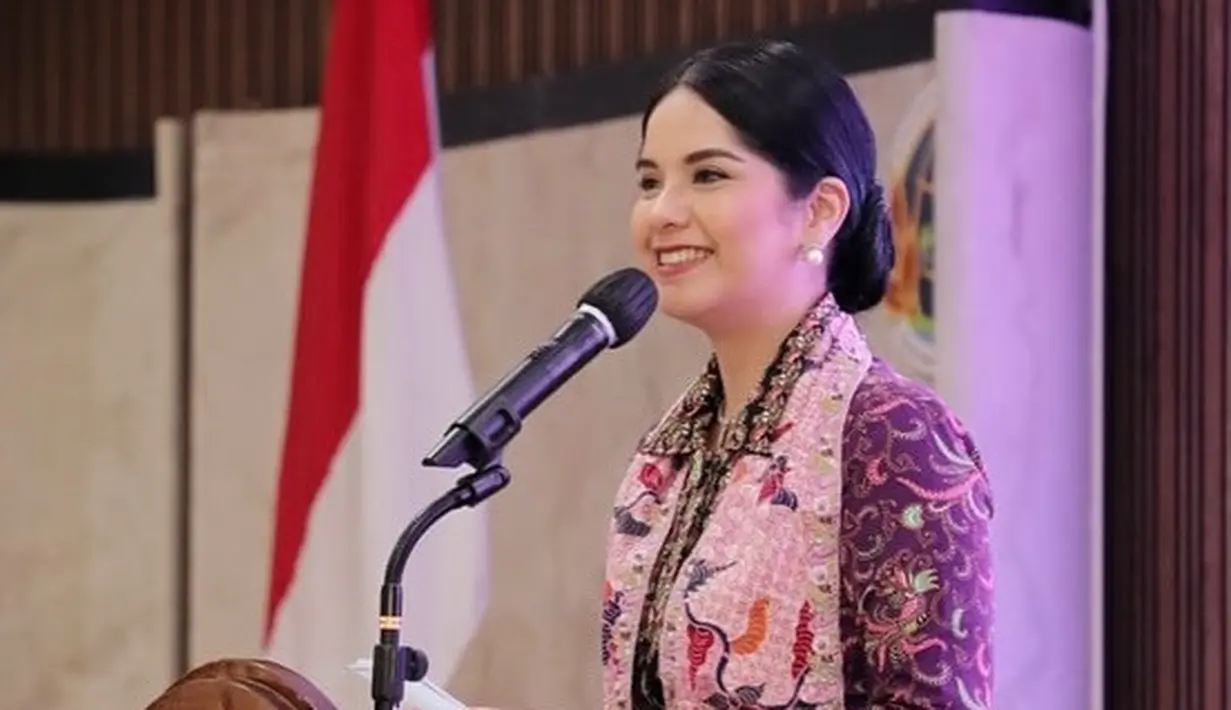 Annisa Pohan tampil dengan gaya humble sasat bertemu IKAWATI Jawa Timur (@annisayudhoyono)