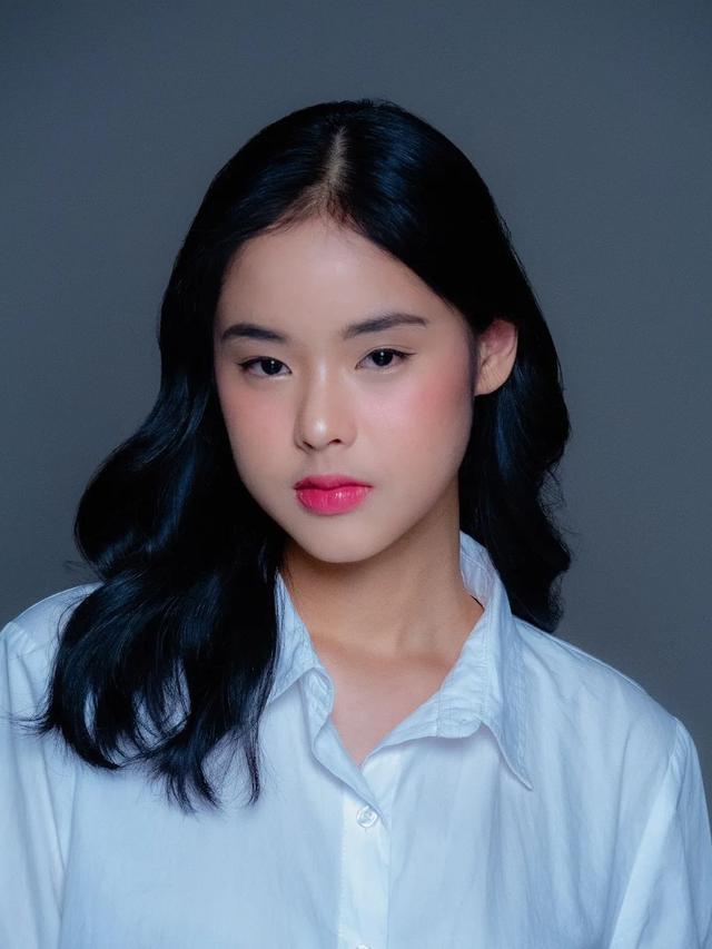 6 Potret Terbaru Moira Pemeran Adik Milea di Dilan 1990, Lama Tak Muncul