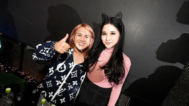 Evelyn Nada Anjani dan Nadya Almira Puteri