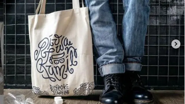 Gandeng Brand Lokal, Ridwan Kamil Desain Celana Jeans dari Limbah Botol Plastik