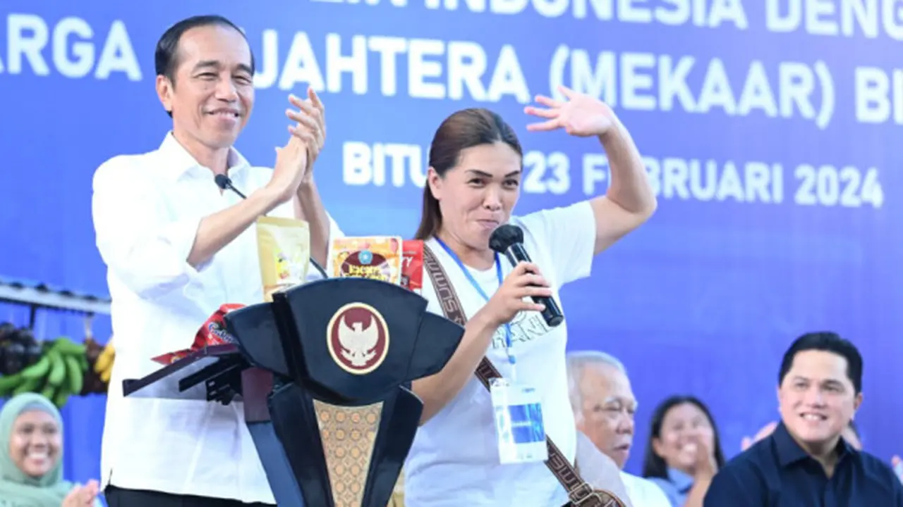 Presiden Joko Widodo menghadiri acara Silaturahmi dengan Nasabah Mekaar binaan Permodalan Nasional Madani (PNM) di Sport Hall & Convention, Kota Bitung, Provinsi Sulut, Jumat (23/2/2024).