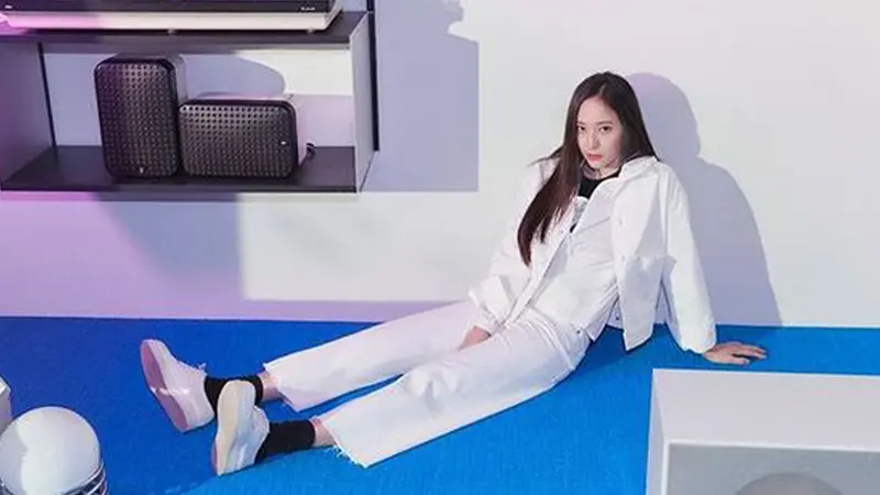 Gaya OOTD Krystal f(x), Modis dan Elegan