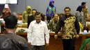 Ketum PMI, Jusuf Kalla saat mengikuti Rapat Dengar Pendapat Umum (RDPU) dengan Komisi IX DPR RI di Jakarta, Rabu (8/2). Rapat tersebut DPR Khusunya Komisi IX meminta pendapat Ketua Umum PMI mengenai RUU Kepalangmerahan. (Liputan6.com/Johan Tallo)