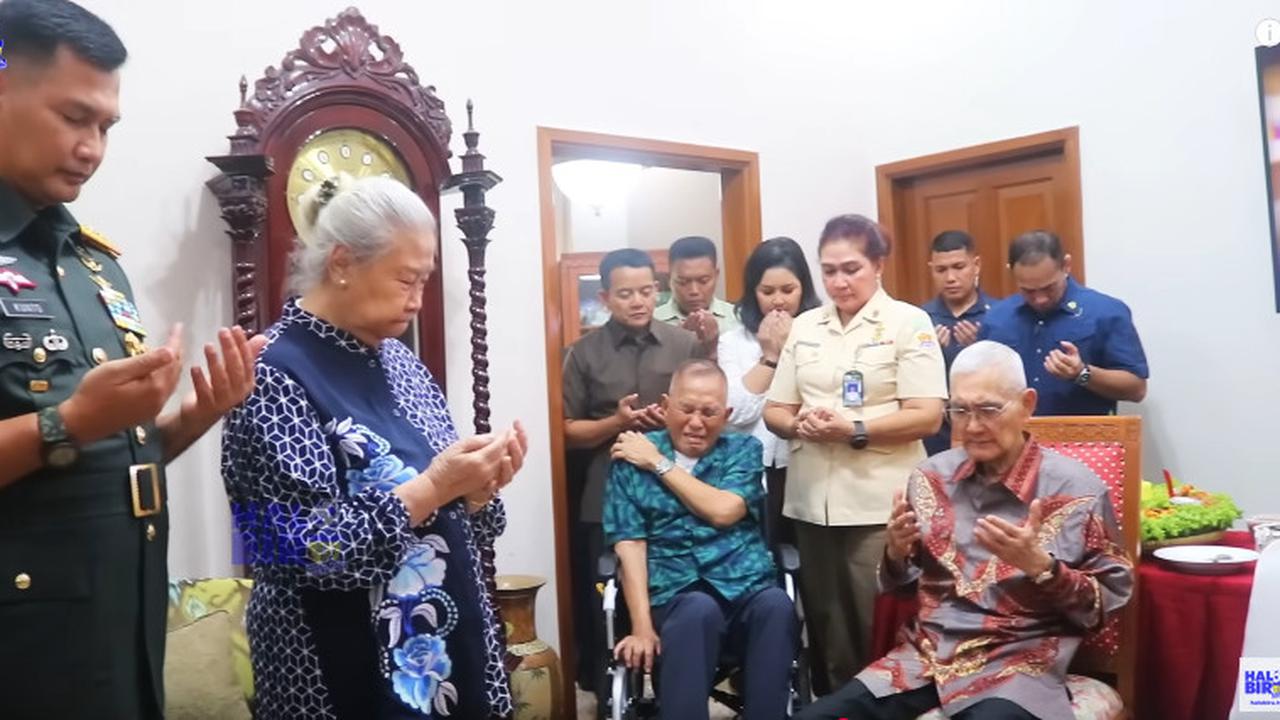 Bikin Merinding Eks Kasad Nangis, Jenderal Try Sutrisno Pimpin Doa buat Sang Anak Letjen TNI Kunto