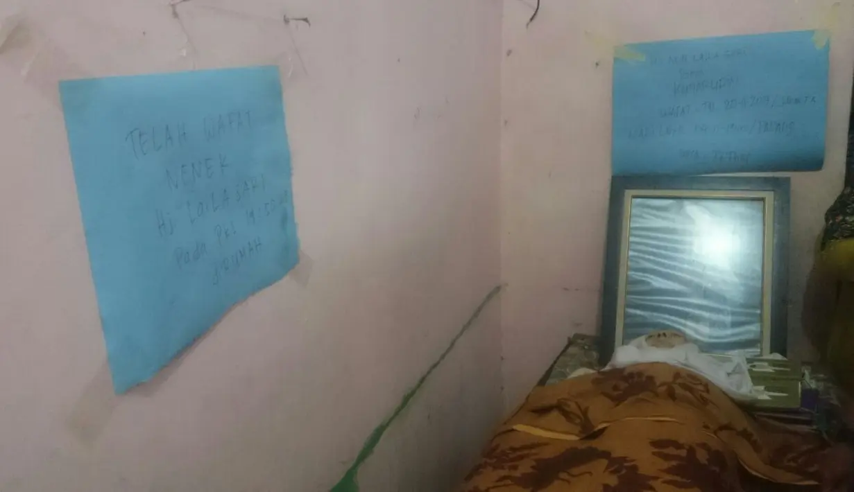 Artis senior Laila Sari lahir di Padang Panjang Sumatera Barat pada 4 November 1935.  Ia mengawali karier sebagai pemain sandiwara dan penyanyi. Hingga akhir hayatnya, ia masih terus berkarya. (Bambang E Ros/Bintang.com)