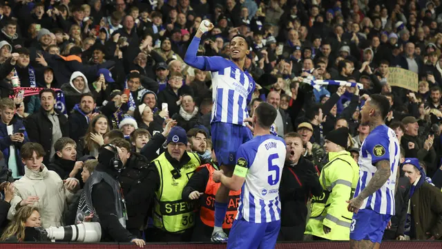 Foto: Momen Bersejarah Brighton Lolos ke Babak 16 Besar Liga Europa