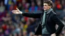 Ekspresi wajah Tito Vilanova saat memimpin Barcelona berlaga di semifinal Liga Champions melawan Bayern Munich di stadion Camp Nou, Barcelona (1/5/2013). (REUTERS/Gustau Nacarino)