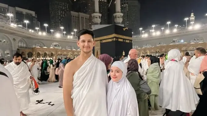 Potret Tasya Kamila umrah sekeluarga (credit: instagram/tasyakamila)