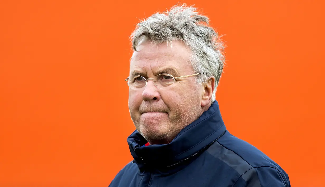 2. Guus Hiddink - Mantan pelatih Korea Selatan di Piala Dunia 2002 ini merupakan salah satu juru taktik yang sering kena PHK. Tercatat lima kali pria asal Belanda ini merasakan dipecat. (AFP/Koen Van Weel)