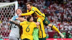 Australia memiliki julukan Socceroos. Istilah itu berawal dari Seorang jurnalis yang berbasis di Sydney, Tony Horstead yang ingin menampilkan hewan ikonik Australia, kanguru. Istilah Socceroos merupakan gabungan dua kata yakni sepak bola dan kanguru. (AFP/Karim Jaafar)