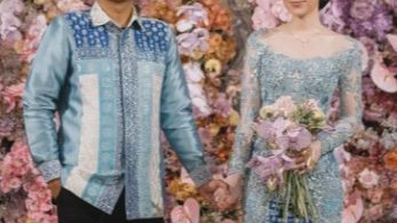 Jadi selain cantik, Asyifa juga pintar berbisnis. Wajar saja jika seorang anak jenderal bintang tiga jatuh hati kepadanya.