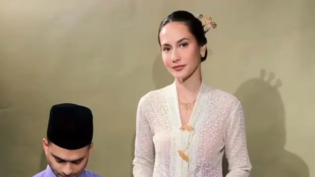 Pevita Pearce Rayakan Anniversary Pernikahan dengan Pemotretan Kamera Jadul 80-an, Tampil Anggun dalam Kebaya Janggan ala Jeng Yah