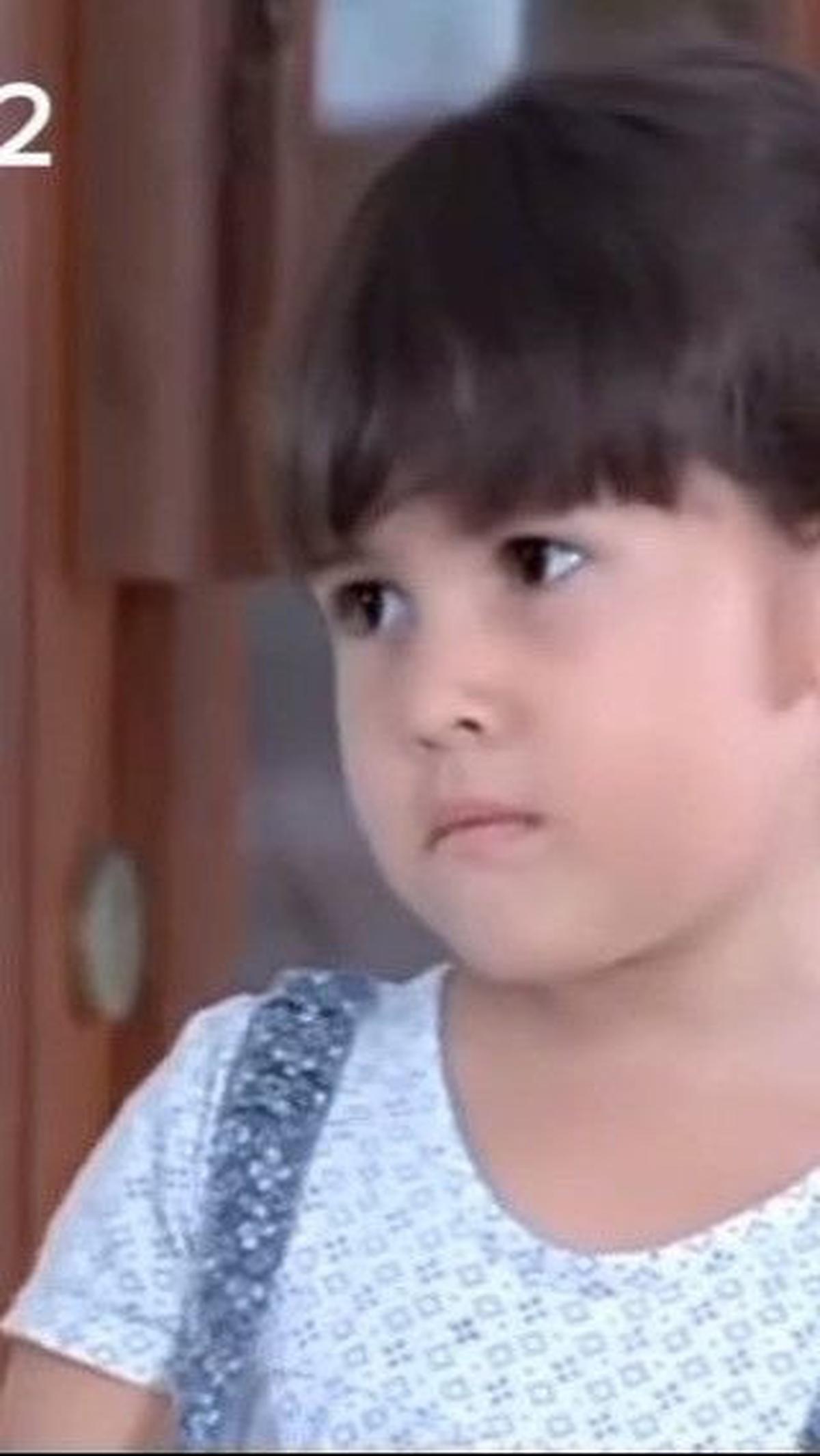 Sandrinna Michelle memiliki darah keturunan Amerika dan Indonesia.