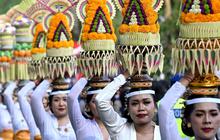 FOTO: Ribuan Seniman Meriahkan Pembukaan Pesta Kesenian Bali 2026