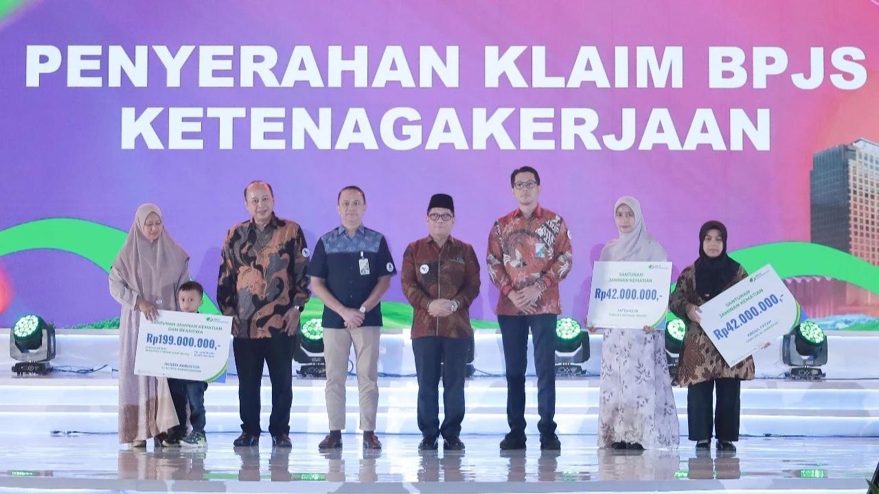 Rela Berkorban Demi Pendidikan, 181 Ribu Guru Madrasah Diberi Perlindungan BPJS Ketenagakerjaan oleh Kemenag