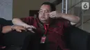 Mantan Wakil Bupati Lampung Utara Sri Widodo menunggu panggilan penyidik untuk pemeriksaan di Gedung KPK, Jakarta, Kamis (7/11/2019). Sri Widodo diperiksa sebagai saksi terkait kasus suap proyek di Dinas PUPR dan Perdagangan Kabupaten Lampung Utara. (merdeka.com/Dwi Narwoko)