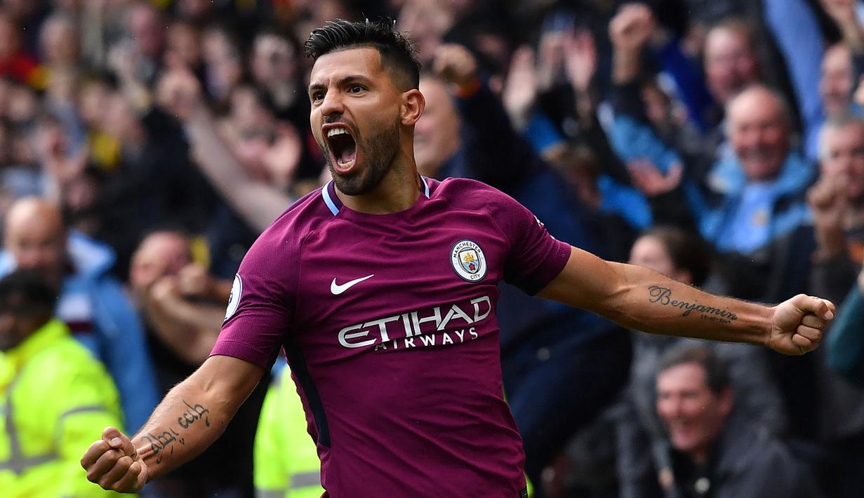 Ekspresi pemain Manchester City, Sergio Aguero usai membobol gawang Watford pada lanjutan Premier League di Vicarage Road, Watford, (16/9/2017). Manchester City menang 6-0. (AFP/Ben Stansall)