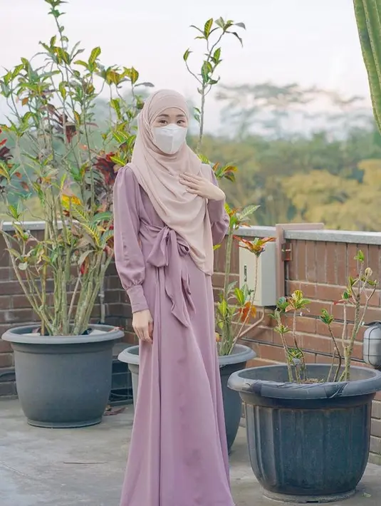 (Instagram/larissachou)