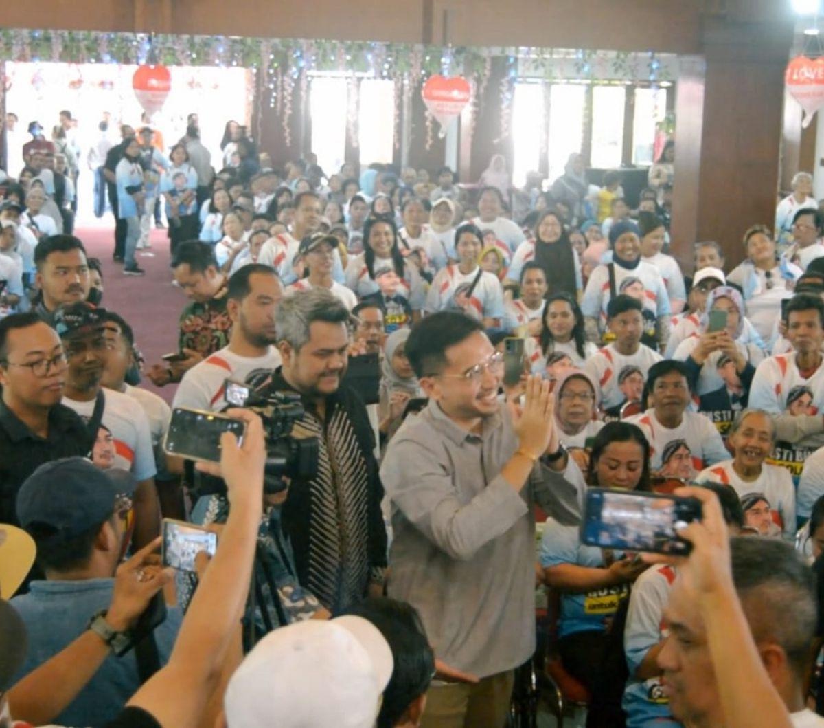 Ribuan warga Solo antusias mendeklarasikan dukungan mereka kepada Pengageng Praja Mangkunegaran, Kanjeng Gusti Pangeran Adipati Arya (KGPAA) Mangkunegara X Bhre Cakrahutomo Wira Sudjiwo, yang lebih dikenal sebagai Gusti Bhre, untuk maju sebagai bakal calo