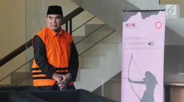 Bupati Jepara Ahmad Marzuqi usai menjalani pemeriksaan oleh penyidik di Gedung KPK, Jakarta, Senin (27/5/2019). Ahmad Marzuqi diperiksa sebagai tersangka terkait dugaan suap dalam putusan praperadilan kasus dugaan korupsi penggunaan dana bantuan parpol di PN Semarang. (merdeka.com/Dwi Narwoko)