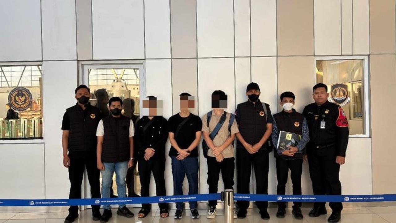 Imigrasi Surabaya Deportasi Tiga WN China Akibat Penipuan Visa