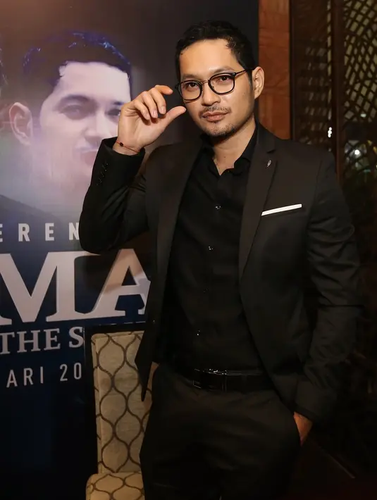 Evan mengaku selalu takut pikirannya dibaca oleh Roy Kiyoshi setiap kali mereka bertemu    . (Bambang E. Ros/Bintang.com)