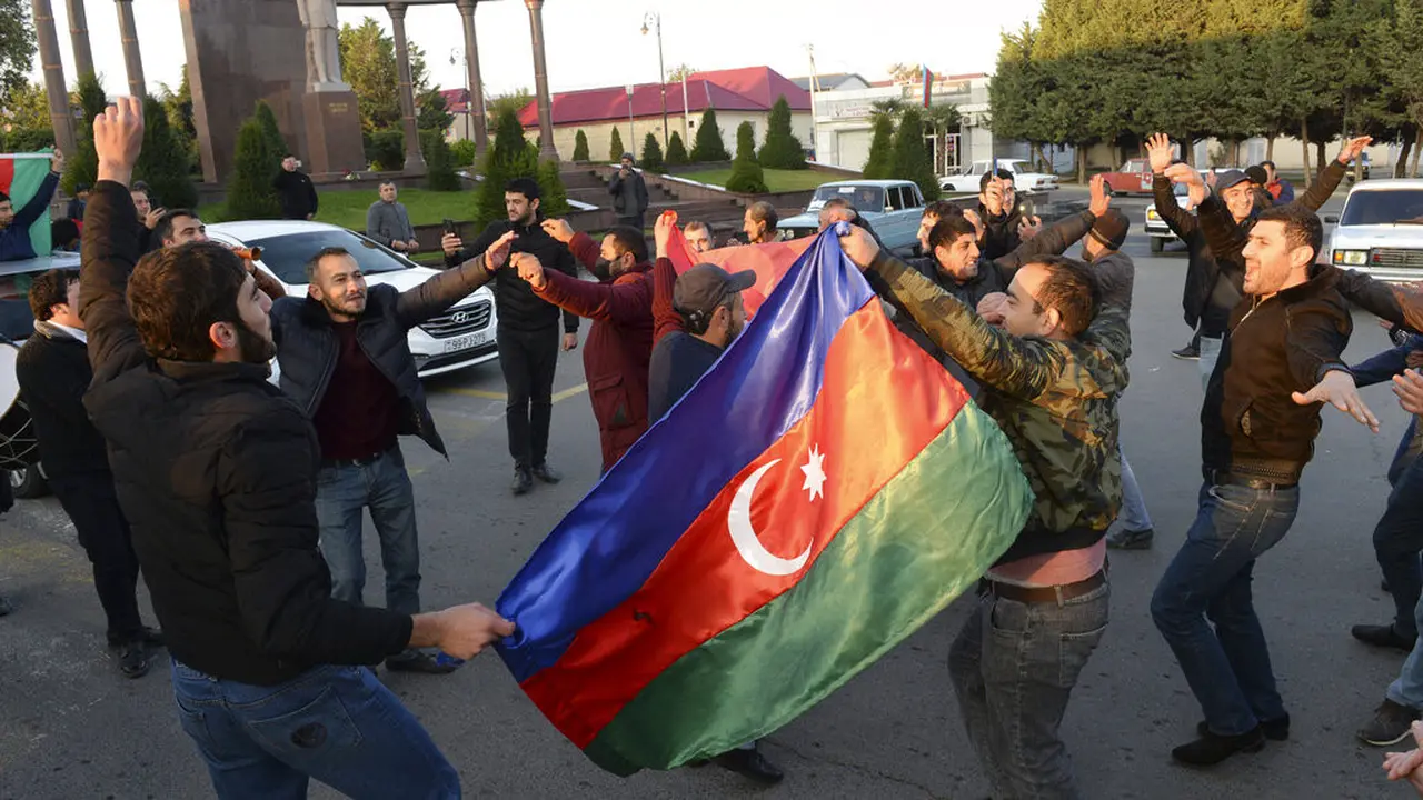 FOTO: Rakyat Azerbaijan Rayakan Perjanjian Damai dengan Armenia