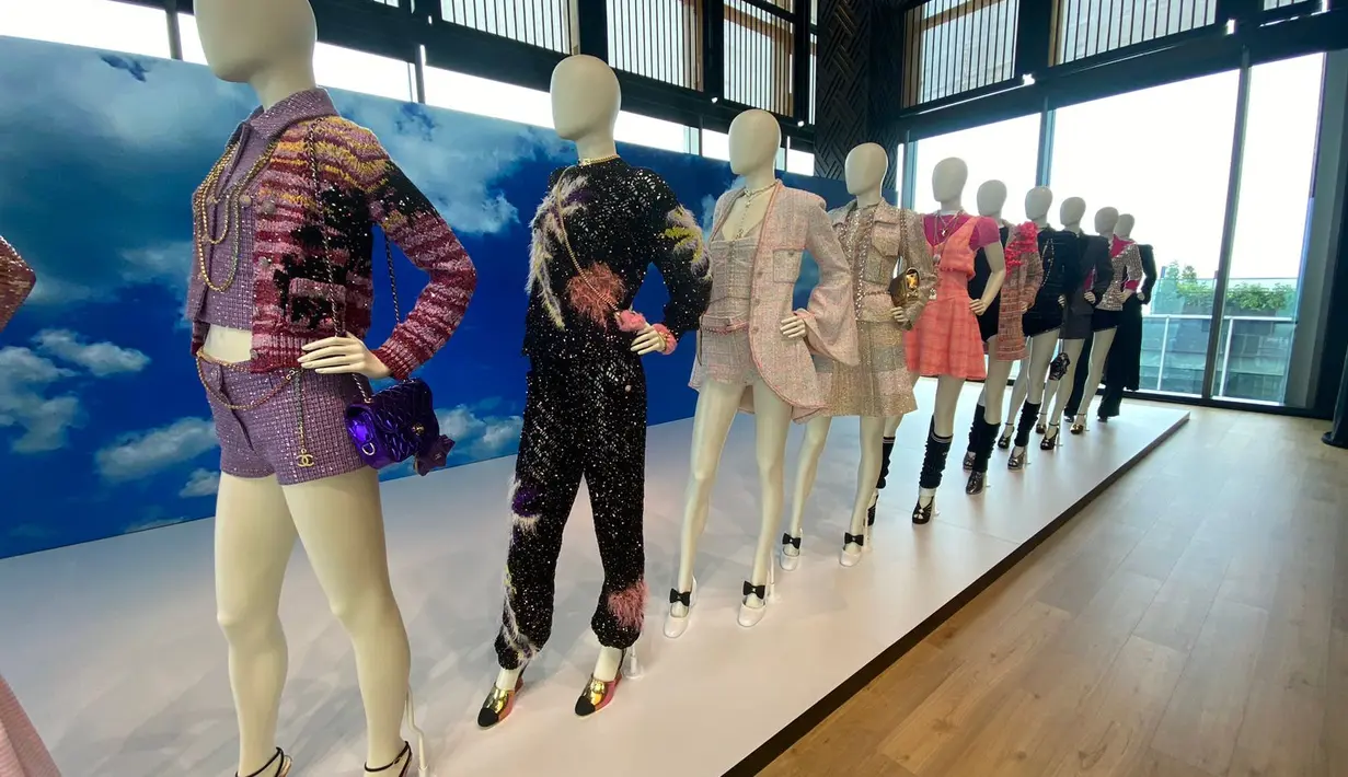 Gaya hidup dan landscape kota Los Angles, Amerika menjadi inspirasi utama. Tertuang dalam warna, aksenstuasi hingga detail menggemaskan dalam setiap produk. [ Foto: Fimela.com ]