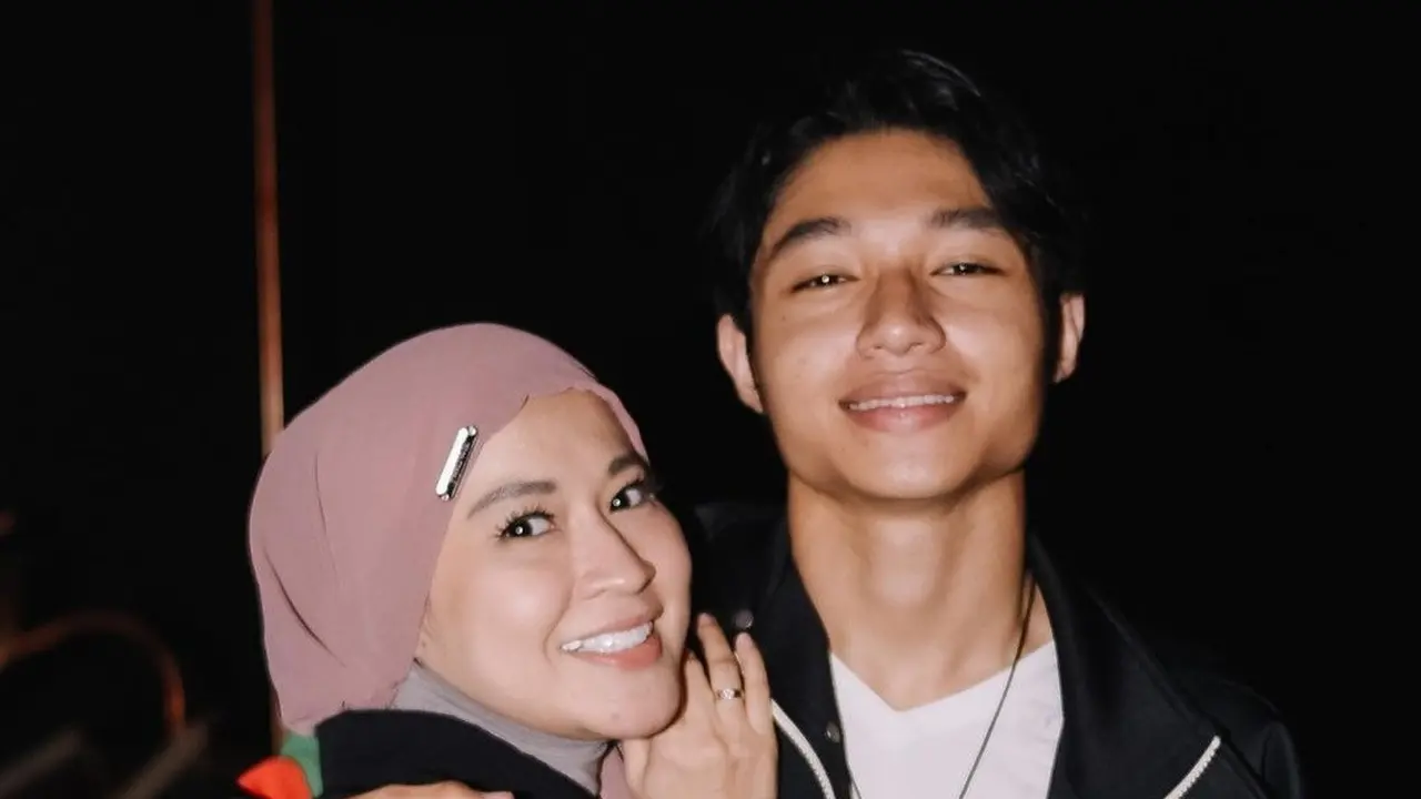 Potret Kebersamaan Kiesha Alvaro dan Okie Agustina