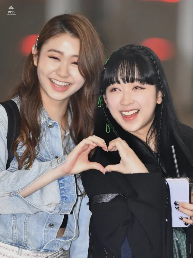 Denise dengan Dita Karang Secret Number (Pinterest)