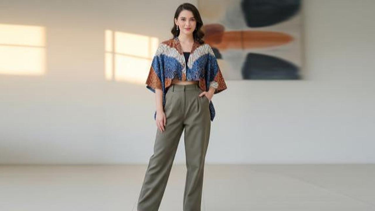 8 Model Atasan Batik Kimono Wanita yang Stylish dan Modern 2025, Mudah Dipadupadankan
